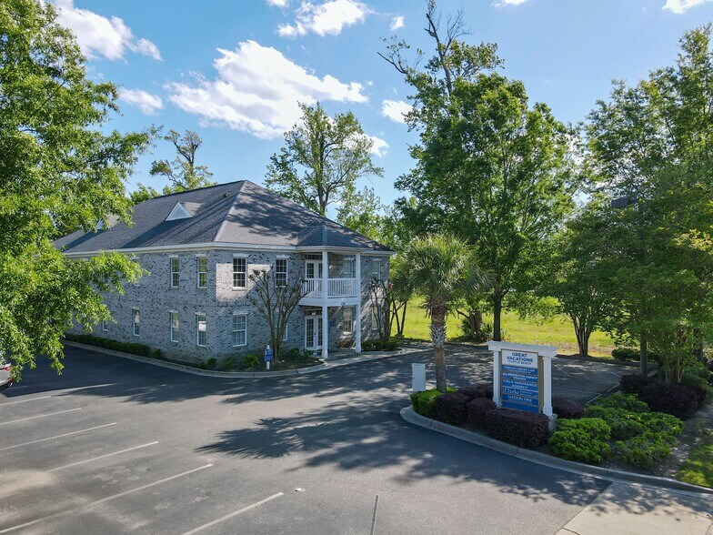 4214 Mayfair St, Myrtle Beach, SC à louer - Photo de l’immeuble – Image 1 sur 9