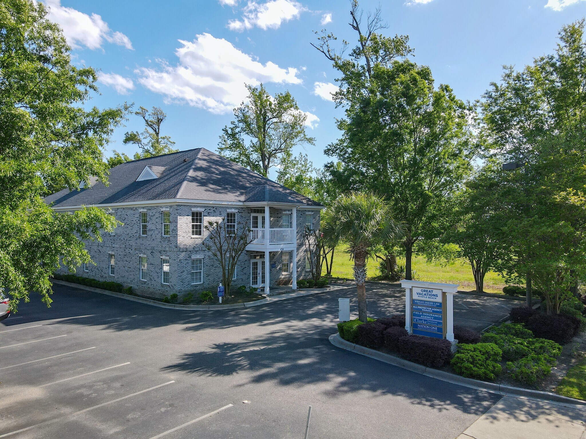 4214 Mayfair St, Myrtle Beach, SC à louer Photo de l’immeuble– Image 1 sur 10