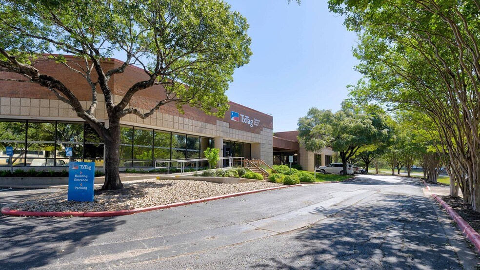 2420 Ridgepoint Dr, Austin, TX à louer - Photo de l’immeuble – Image 1 sur 14