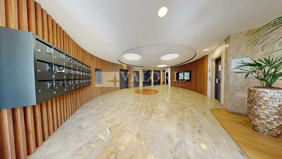 13 Rue Des Emeraudes, Lyon à louer - Photo de l’immeuble – Image 3 sur 8