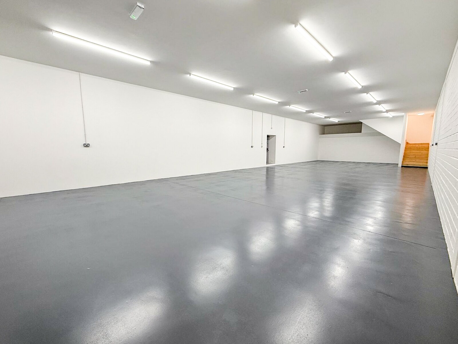 West Rd, Londres à louer Photo principale– Image 1 sur 12