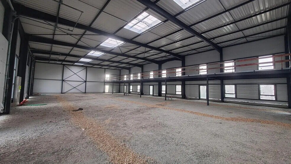 Local d’activités dans Villefranche-sur-Saône à louer - Photo intérieure – Image 2 sur 4