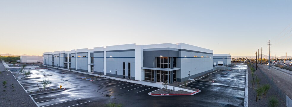 9030 W Cactus Rd, Peoria, AZ à louer - Photo de l’immeuble – Image 1 sur 7