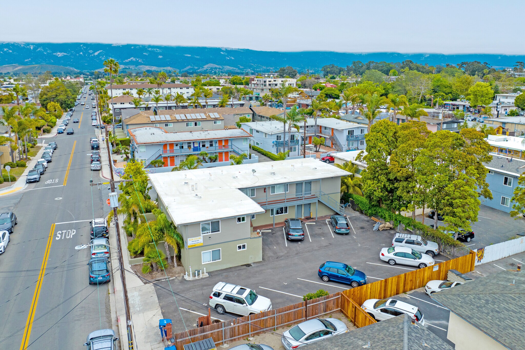 6597 Trigo Rd, Goleta, CA à vendre Photo de l’immeuble– Image 1 sur 13
