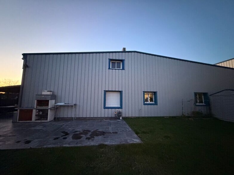 Local d'activités dans Crémieu à vendre - Photo de l’immeuble – Image 2 sur 7