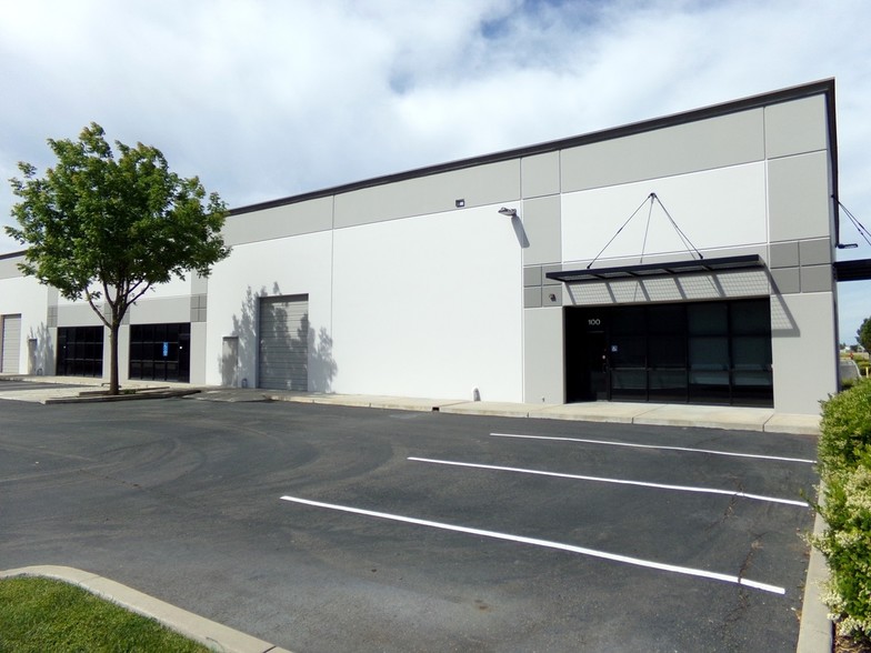 4082 Metro Dr, Stockton, CA à louer - Photo de l’immeuble – Image 3 sur 6