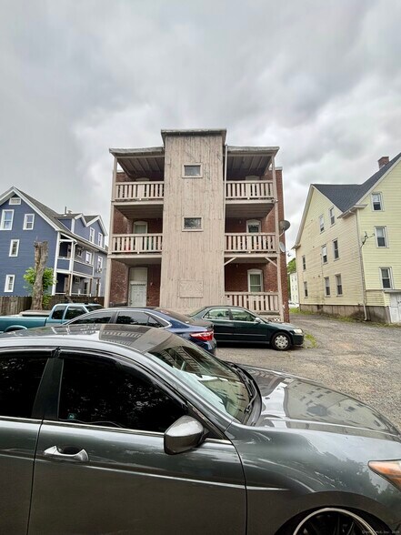40 Dewey St, New Britain, CT à vendre - Photo de l’immeuble – Image 2 sur 19