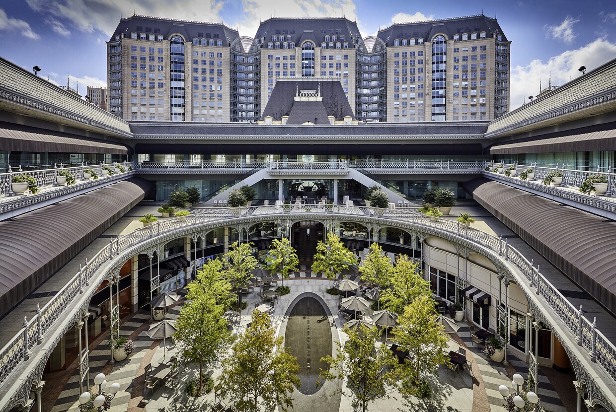 500 Crescent Ct, Dallas, TX à louer Photo de l’immeuble– Image 1 sur 28