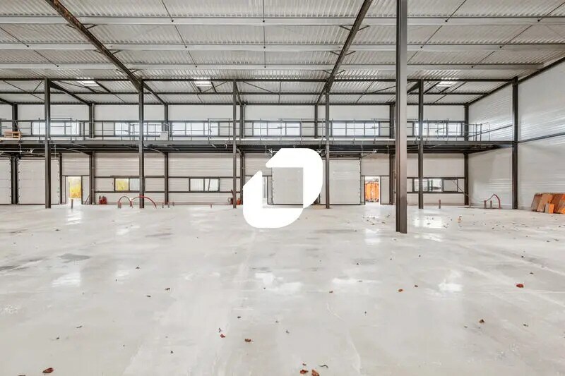 Local d’activités dans Viarmes à louer - Photo de l’immeuble – Image 3 sur 24