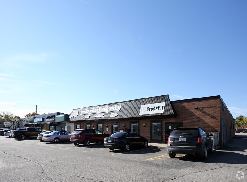 689 Oxford St W, London, ON à louer - Photo de l’immeuble – Image 3 sur 4
