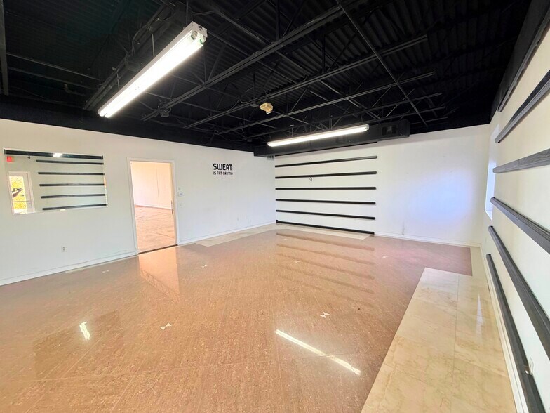 14231 W Jetport Loop, Fort Myers, FL à louer - Photo intérieure – Image 3 sur 9