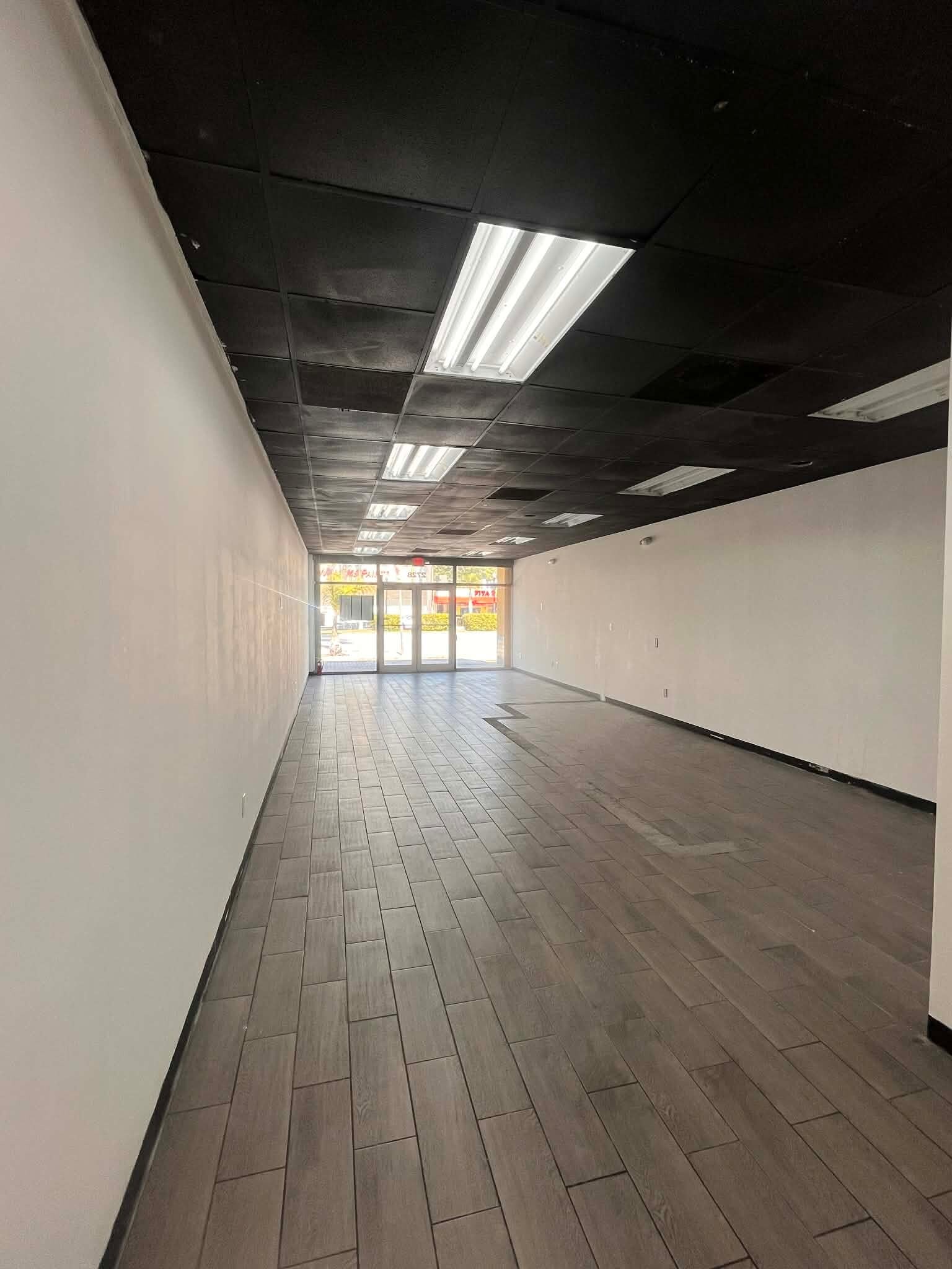 2724-2728 Hollywood Blvd, Hollywood, FL à louer Photo intérieure– Image 1 sur 4