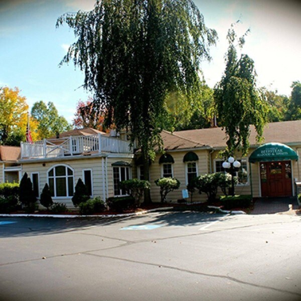2392 Boston Post Rd, Guilford, CT à louer Photo principale– Image 1 sur 2