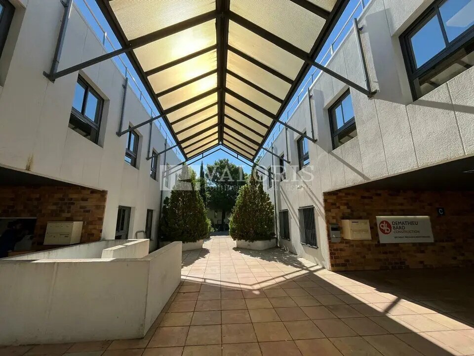 190 Rue Claude Nicolas Ledoux, Aix-en-Provence à louer Hall d’entrée– Image 1 sur 11
