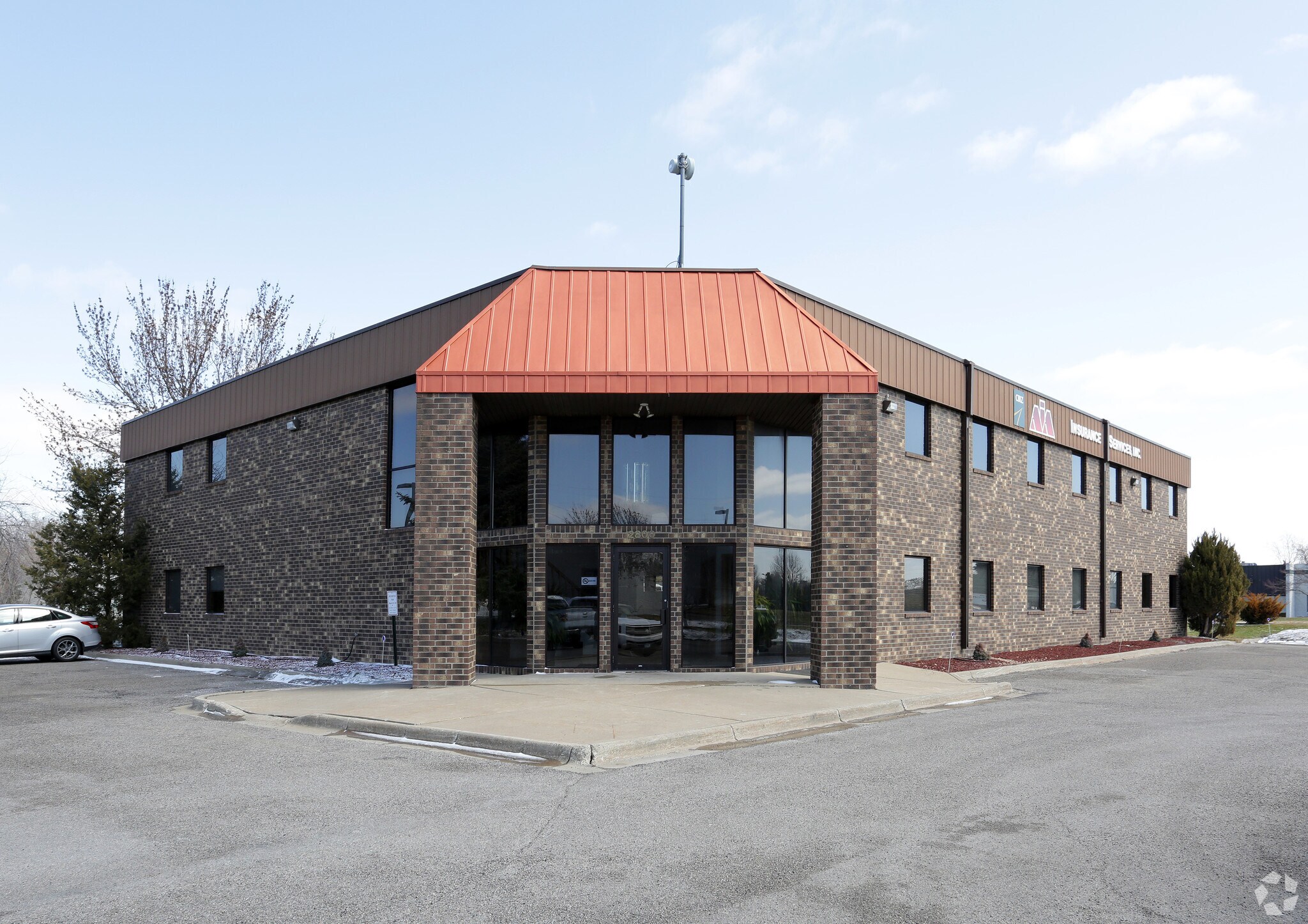 2800 Freeway Blvd, Brooklyn Center, MN à louer Photo principale– Image 1 sur 31
