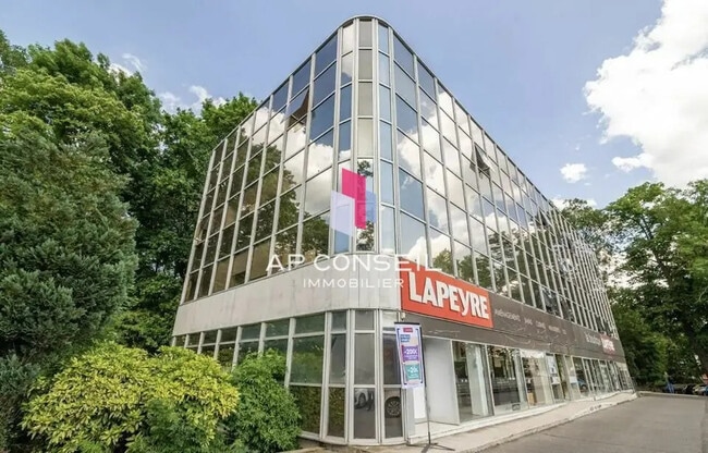 Plus de détails pour Bureau, Local d'activités à louer