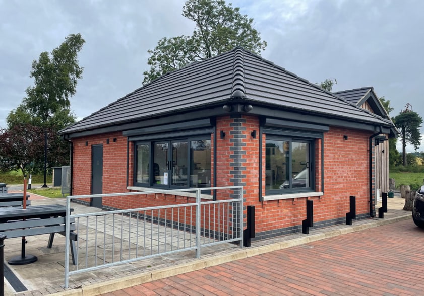 Partney Pumps Roundabout, Partney à vendre - Photo principale – Image 1 sur 1