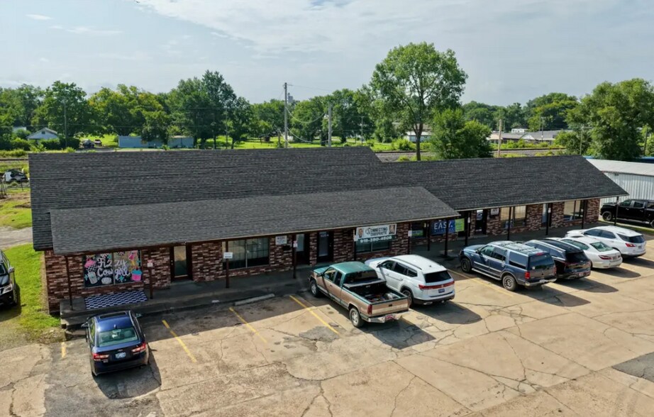 300 S Broadway St, Checotah, OK à vendre - Photo de l’immeuble – Image 2 sur 3