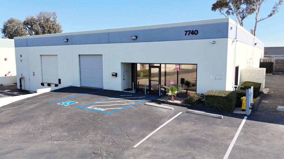 7740 Formula Pl, San Diego, CA à louer - Photo de l’immeuble – Image 3 sur 10