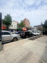 8308 Broadway, Flushing, NY à louer Photo intérieure– Image 2 sur 9