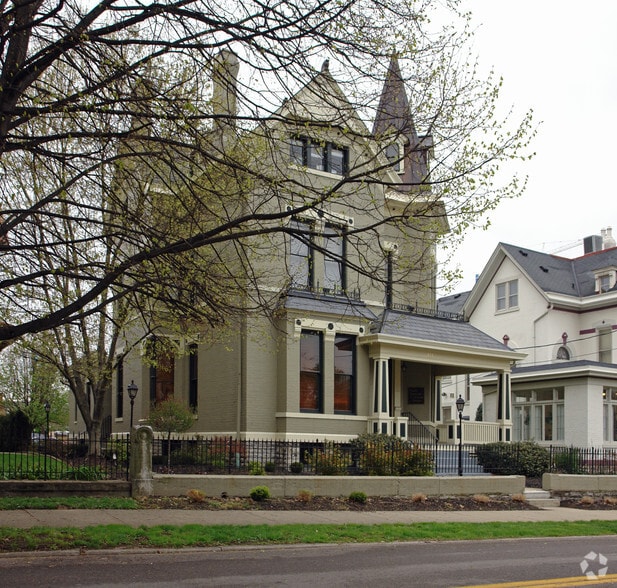 411 Garrard St, Covington, KY à vendre - Photo de l’immeuble – Image 2 sur 9