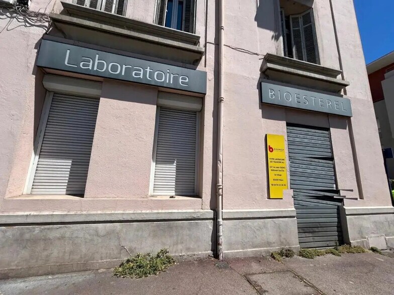 Local commercial dans Fréjus à vendre - Photo de l’immeuble – Image 3 sur 23