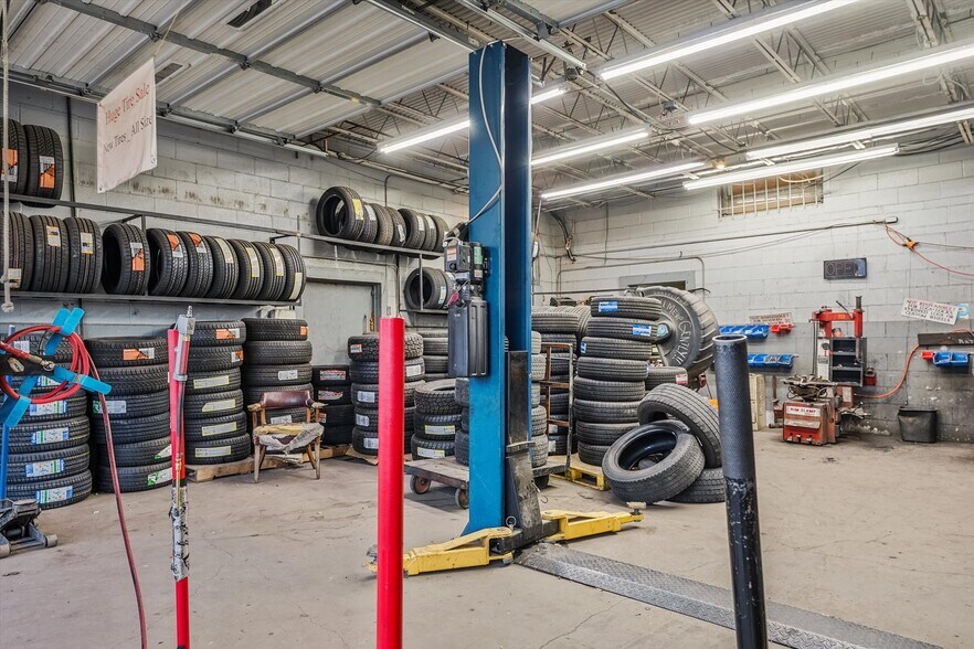 109 N Story Rd, Irving, TX à vendre - Photo intérieure – Image 3 sur 19