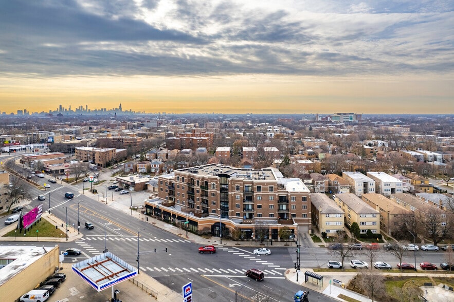 2633 W Bryn Mawr Ave, Chicago, IL à louer - Aérien – Image 2 sur 6
