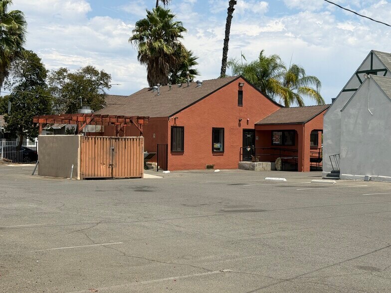 6461 Brockton Ave, Riverside, CA à vendre - Photo de l’immeuble – Image 3 sur 14