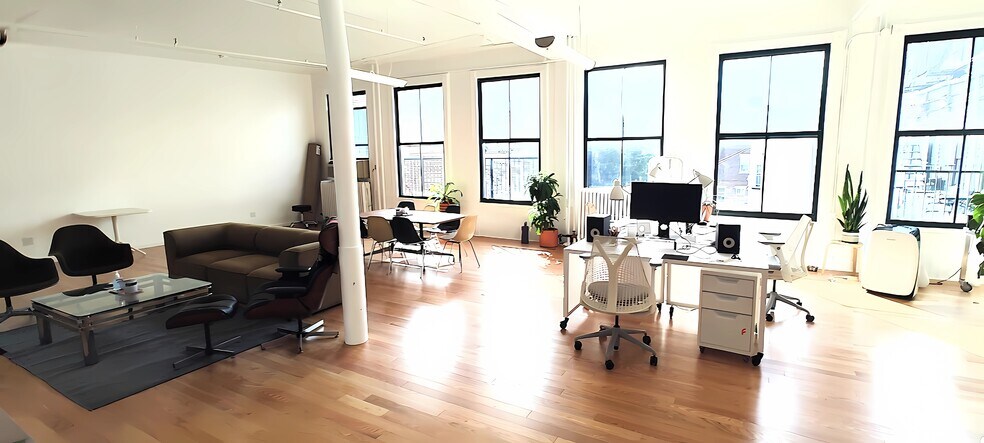 863 Manhattan Ave, Brooklyn, NY à louer - Photo de l’immeuble – Image 3 sur 21