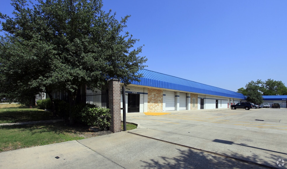 9361 Winkler Dr, Houston, TX à louer - Photo de l’immeuble – Image 2 sur 5