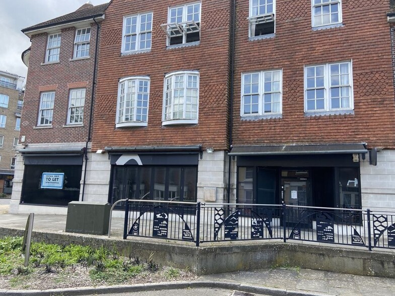 26-32 High St, Crawley à louer - Photo de l’immeuble – Image 3 sur 6