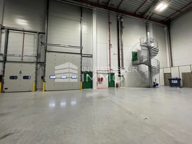 Local d’activités dans Montélimar à louer - Photo intérieure – Image 2 sur 6