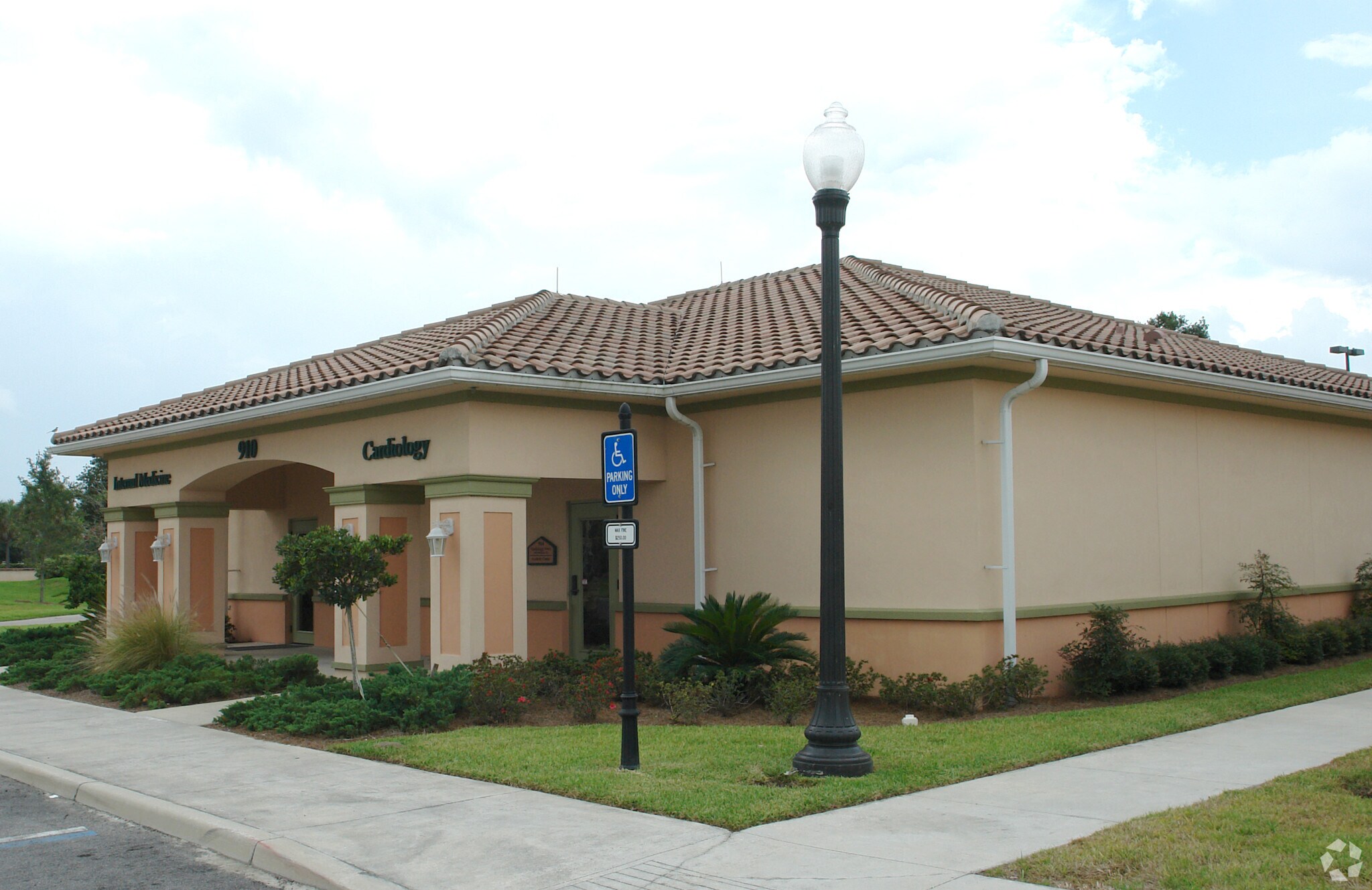 1400 Us Highway 441, Lady Lake, FL à louer Photo principale– Image 1 sur 3