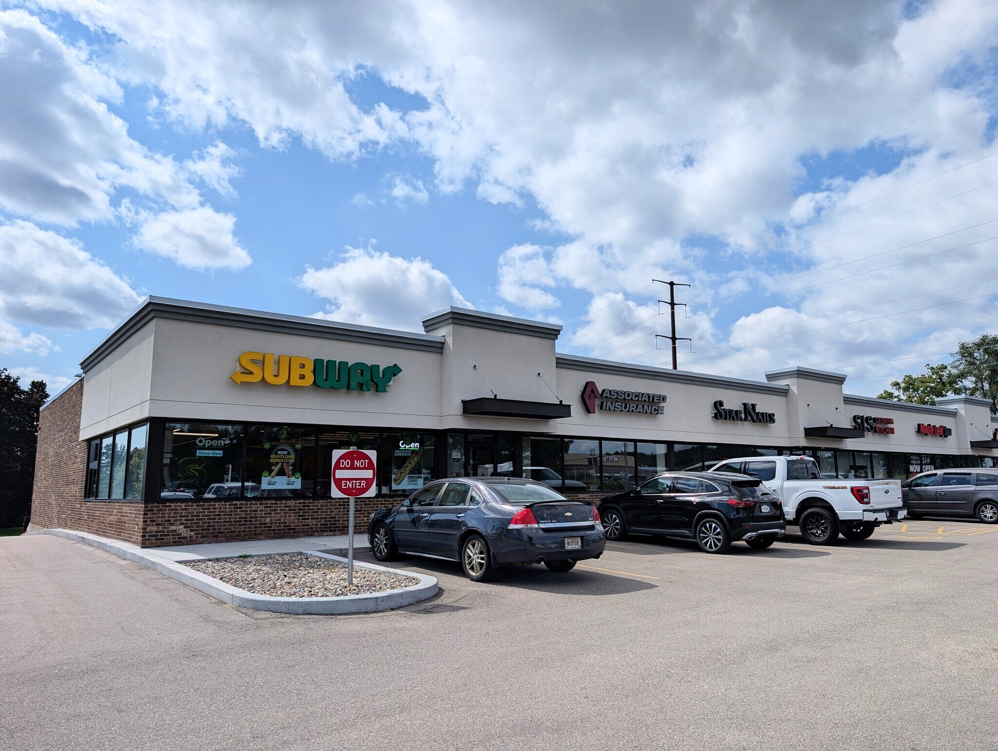 1632-1650 County Road E E, White Bear Lake, MN à louer Photo principale– Image 1 sur 4