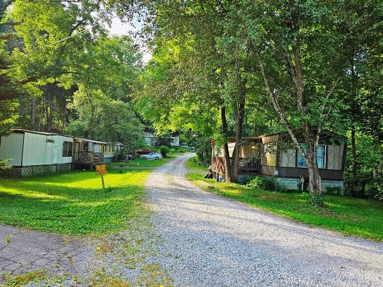 4573 Bluff City Hwy, Bluff City, TN à vendre - Photo principale – Image 1 sur 4