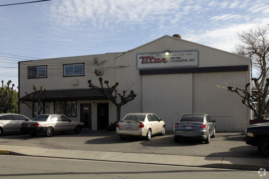 1704 Kathleen Ave, Sacramento, CA à louer - Photo de l’immeuble – Image 2 sur 2