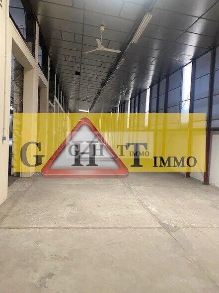 Bureau dans Villeneuve-le-Roi à louer - Photo intérieure – Image 2 sur 2