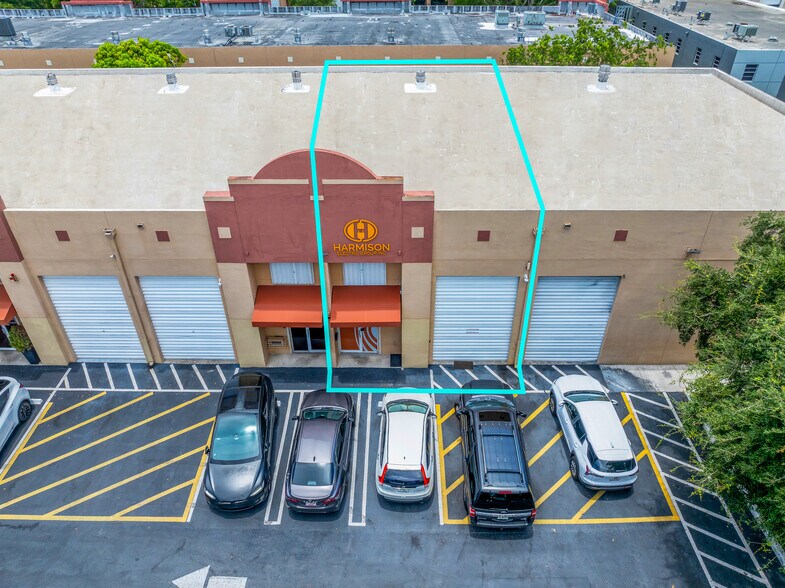 12240 SW 128th Ct, Miami, FL à vendre - Photo de l’immeuble – Image 3 sur 27