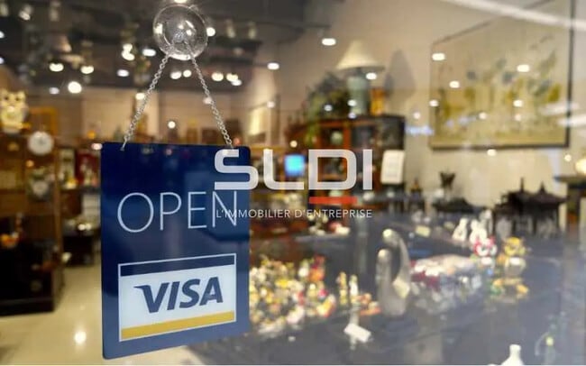 Plus de détails pour Local commercial à louer