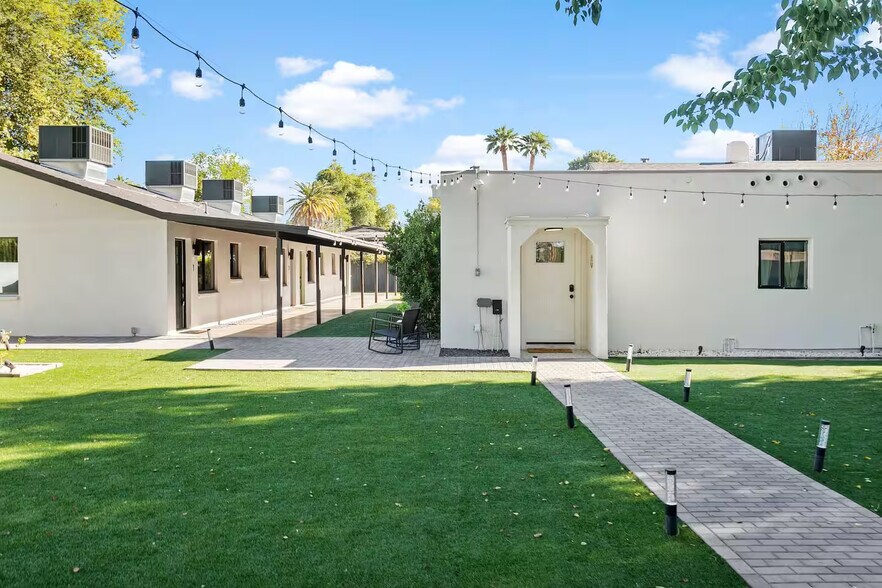 3139 N 40th St, Phoenix, AZ à vendre - Photo de l’immeuble – Image 1 sur 110
