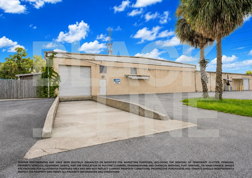 223 Hickman Dr, Sanford, FL à vendre - Photo de l’immeuble – Image 3 sur 5