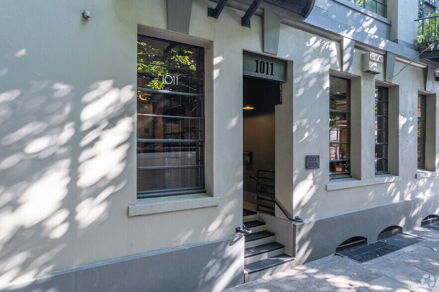 515 NW 10th Ave, Portland, OR à louer - Photo de l’immeuble – Image 2 sur 5