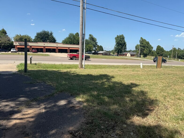 18718 NE 23rd St, Harrah, OK à louer - Photo de l’immeuble – Image 3 sur 9