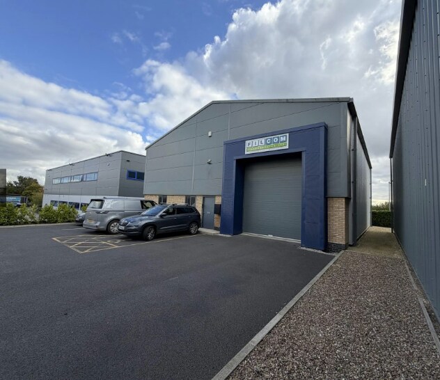 16 Sadler Ct, Lincoln à louer - Photo de l’immeuble – Image 2 sur 2