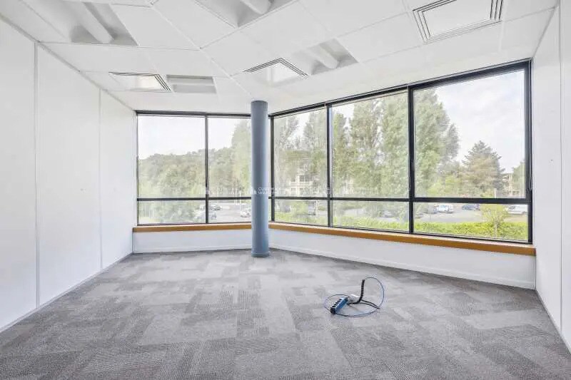 Bureau dans Saint-Bénigne à louer - Photo de l’immeuble – Image 3 sur 13