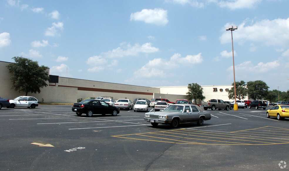 300 Early Blvd, Early, TX à louer - Photo de l’immeuble – Image 1 sur 12