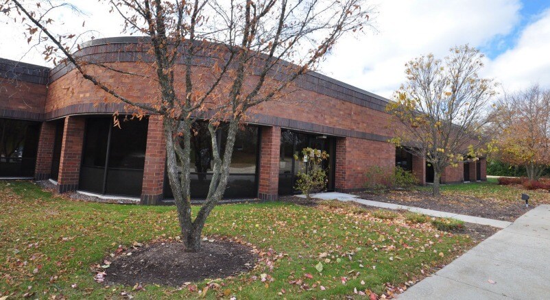 11425 W Lake Park Dr, Milwaukee, WI à louer - Photo de l’immeuble – Image 2 sur 8