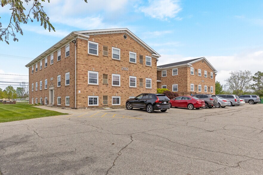 2180 44th St SE, Kentwood, MI à vendre - Photo de l’immeuble – Image 2 sur 10