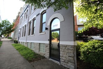 2142-2144 Gilbert Ave, Cincinnati, OH à louer Photo de l’immeuble– Image 2 sur 24